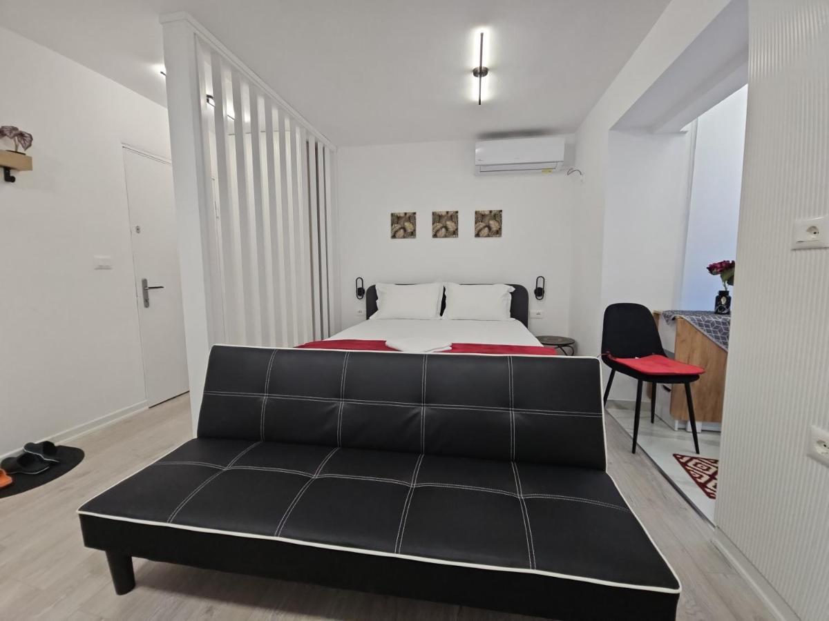 Tiny Rose Studio Tirana Exterior photo